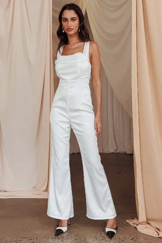 Women's Trendy Garments Chic And Trendy Tarlena Chiffon Neckline Jumpsuit Off-White