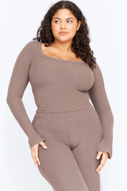 Women's Athleisure Apparel Comfortable Chic 365 SCULPTING LOUNGE SPLIT LONG SLEEVE TOP - MOCHA