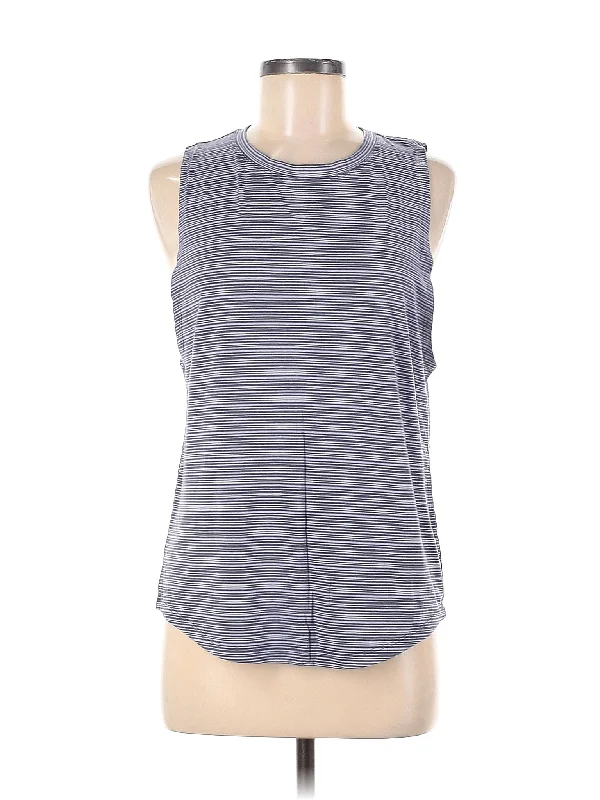 Women's Casual Outfit On-Trend Fashion Offers Sleeveless T Shirt